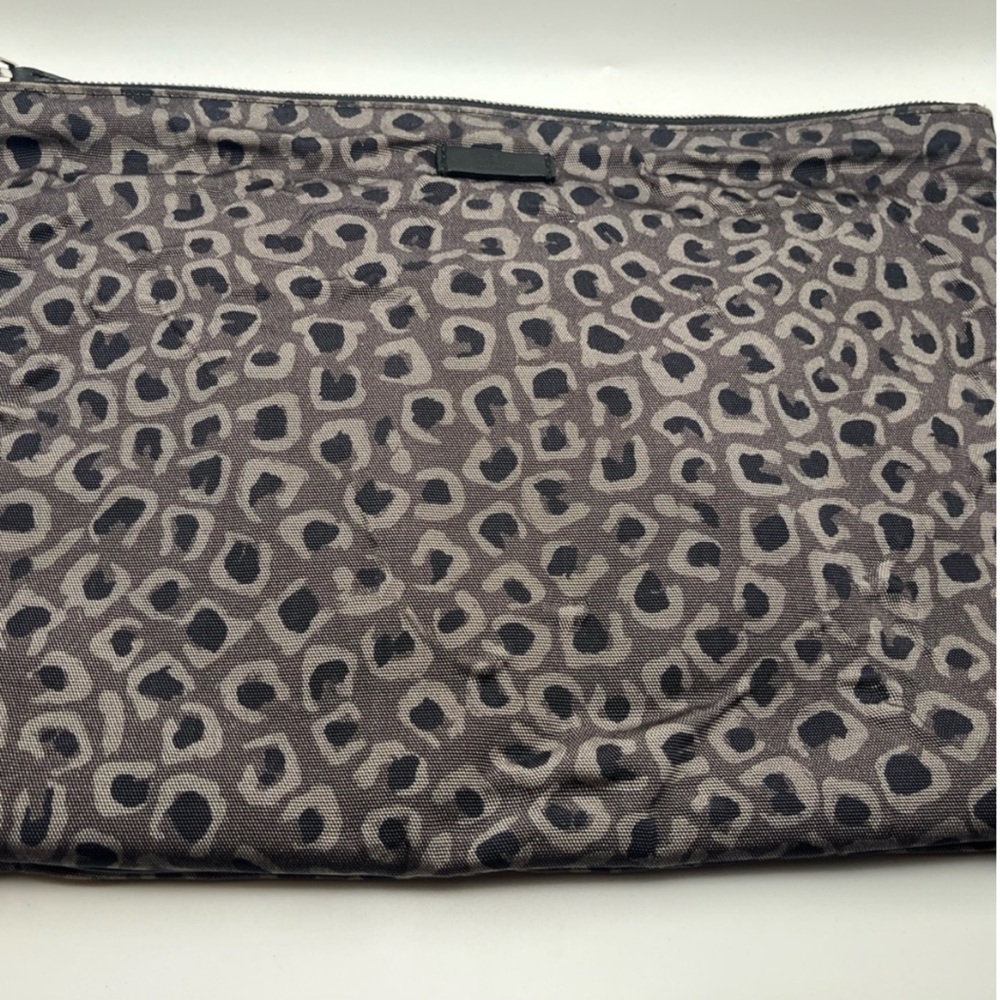 Gucci Grey Leopard Print Large Clutch Bag